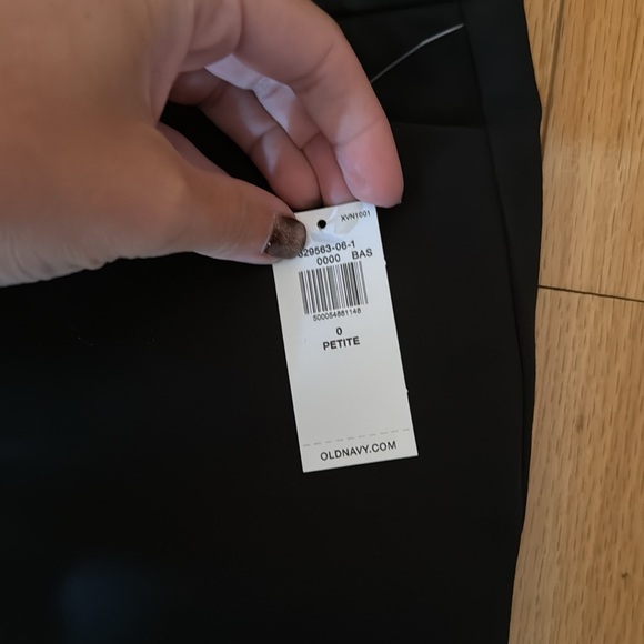 Old Navy High Rise Pixie Skinny - Picture 3 of 4